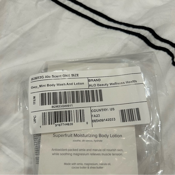 Alo Body Care Kit - Picture 8 of 9